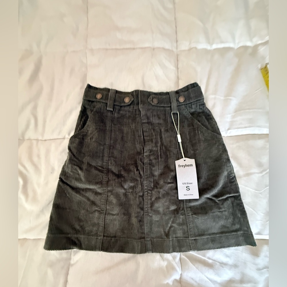Freyhem Black Corduroy A-Line Skirt - Small